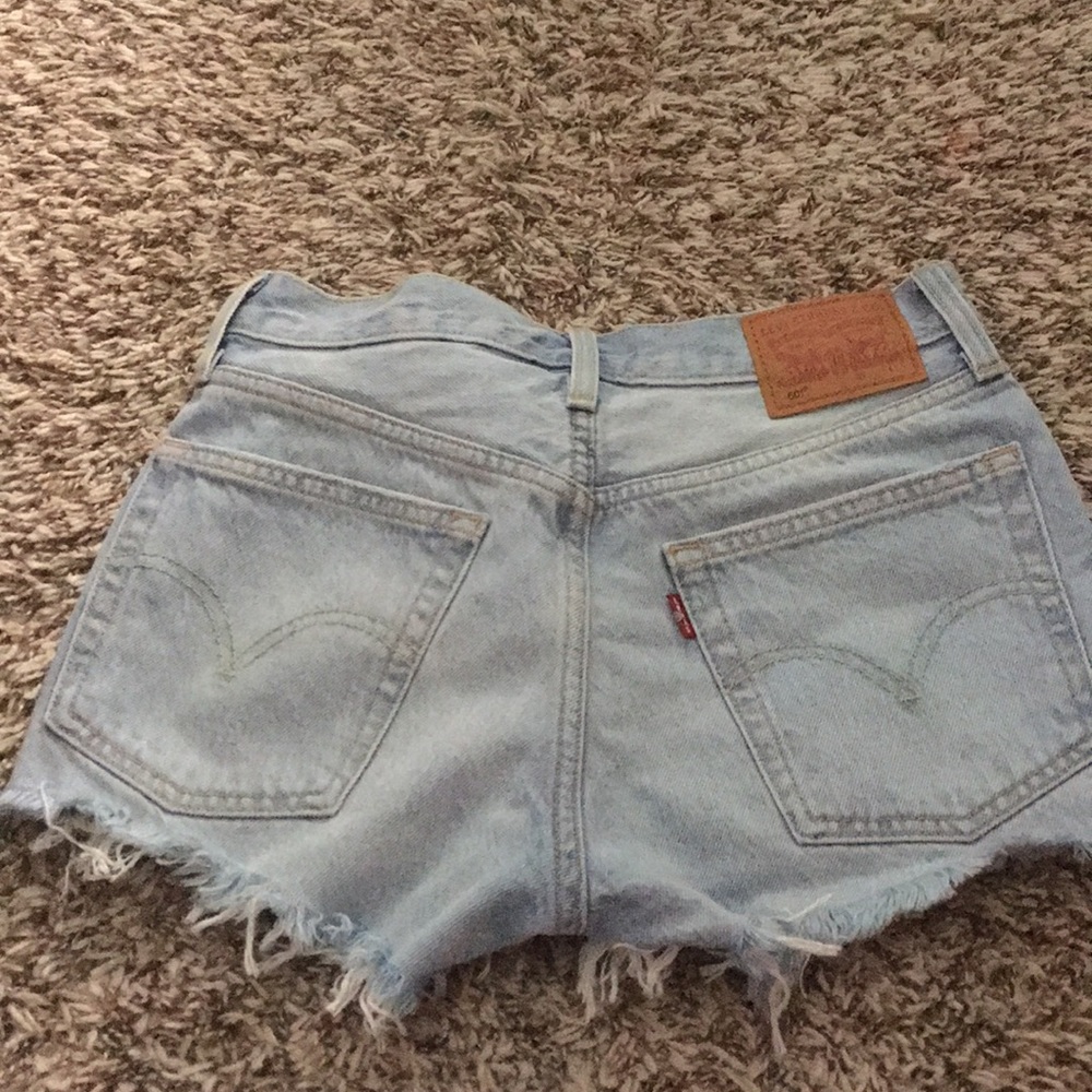 Levi’s Shorts - Picture 3 of 4